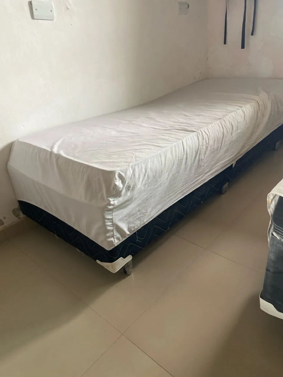 Cama box solteiro e colchão 