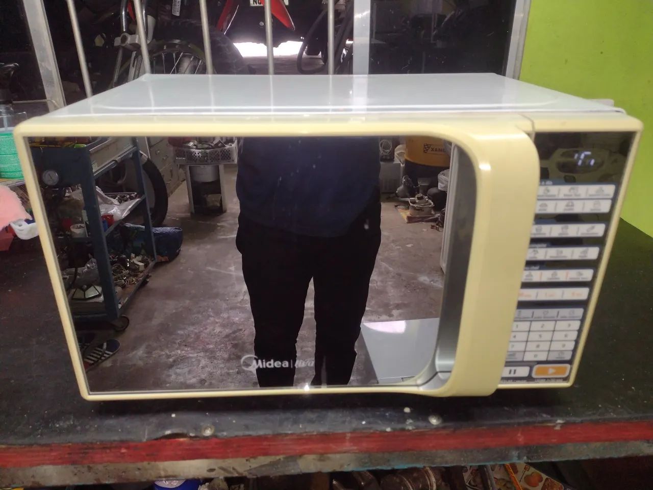vendo microondas Midea 18 litros 