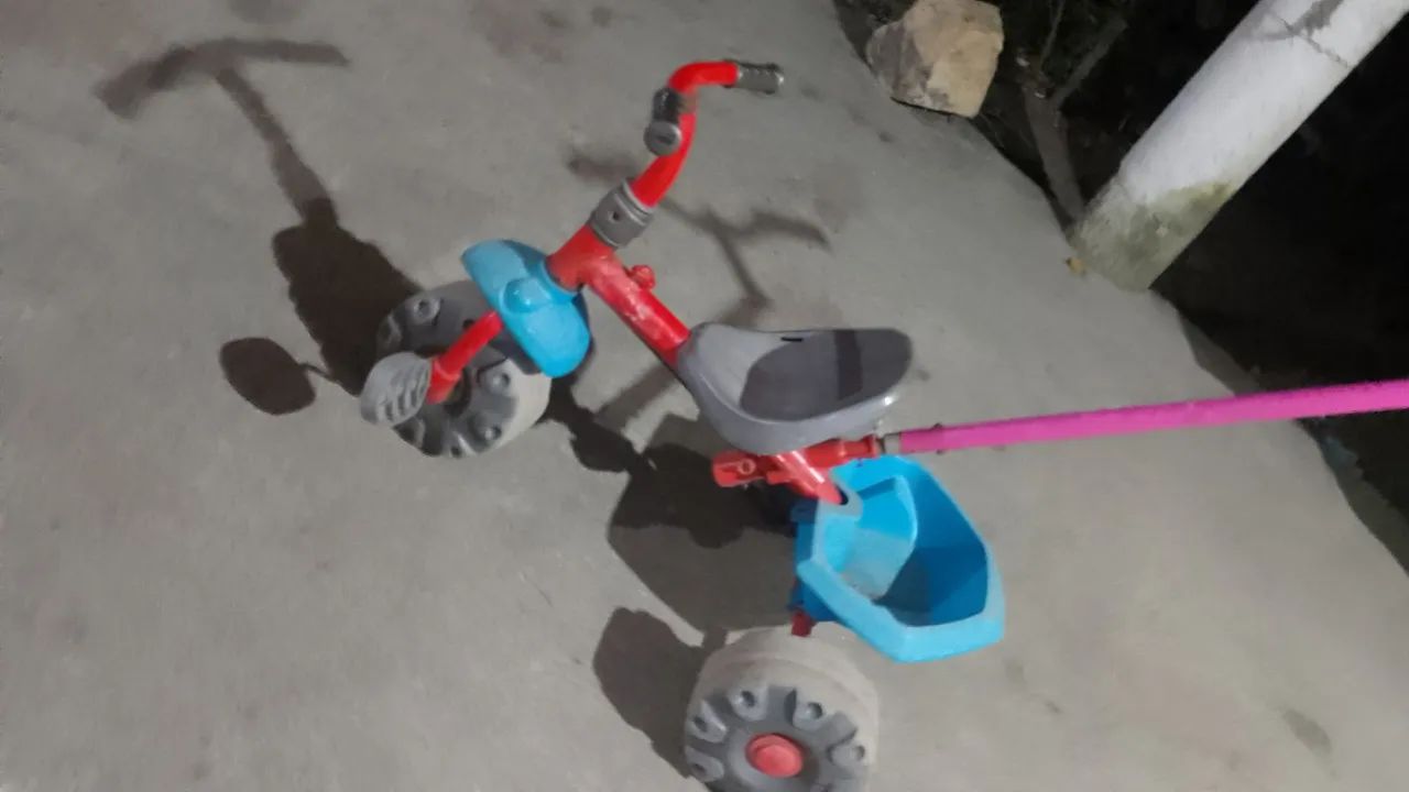 Carrinho de passeio triciclo 