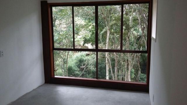 Excelente casa em condomínio 3 suítes - Itaipava -Petrópolis RJ - Foto 4
