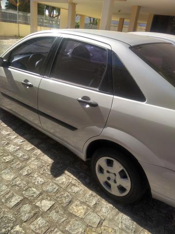 Veiculos Ford Focus Sedã 2004 extra, extra mesmo - Foto 3