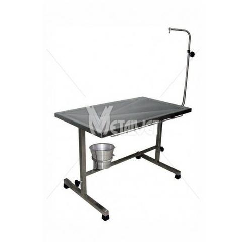 Mesa em aço inox para consultório veterinário