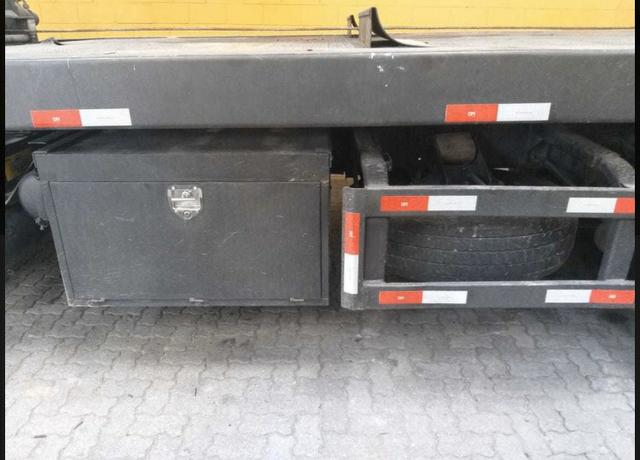 Vw 24250 prancha c/guincho 8,5m de 10t 2013 6x2 - Foto 4