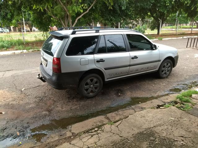 Parati trak fild completa
