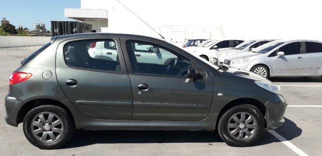 Peugeot 207 - Foto 2
