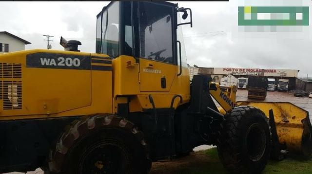 Pá Carregadeira Komatsu WA 220 - Foto 2