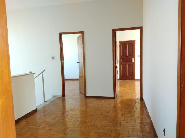 Excelente casa de 05 quartos no carlos prates. - Foto 9