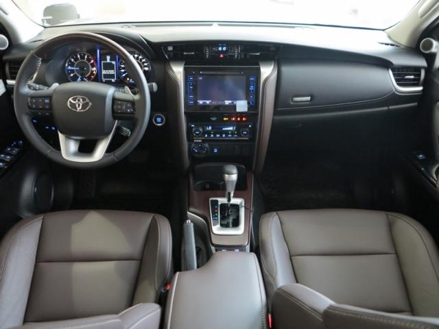 TOYOTA HILUX SW4 2.8 SRX 4X4 16V TURBO 2019 - Foto 12
