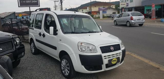 Doblo 1.4 8v Attractive 2016 7 lugares Completa - Foto 3