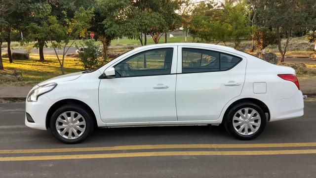 Nissan Versa 1.0 12V flex (todas revisões em concessionária) 2016 - Foto 11