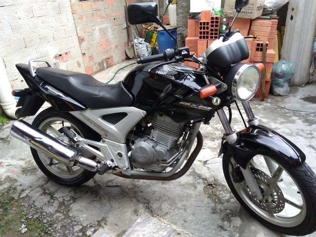 VENDO MOTO TWISTER PRETA 2008 , DOCUMENTO OK