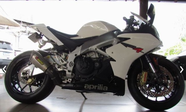 MOTO APRILIA RSV4R