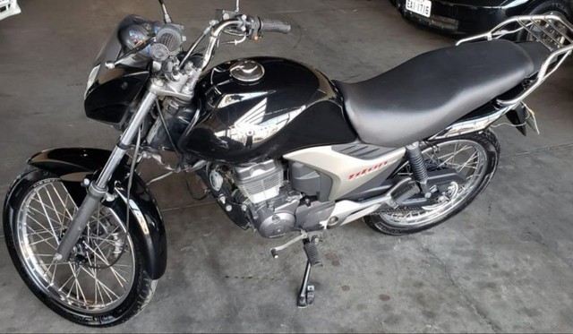 MOTO TITAN 150