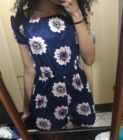 Macacão azul estampado com flores e com amarração opcional - Foto 3