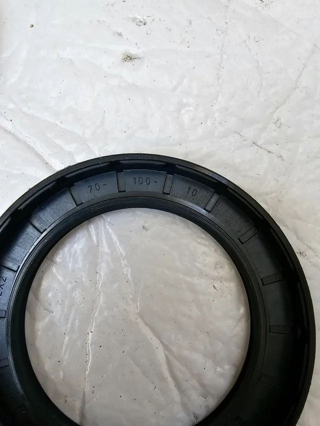 Komatsu retentor diferencial traseiro novo original 5034999 - Foto 2