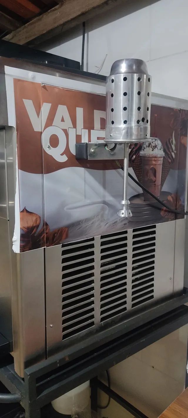Máquina de sorvete tipo italiano com todos acessorios