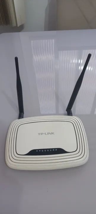 Roteador TP Link TL-wR841ND branco e preto