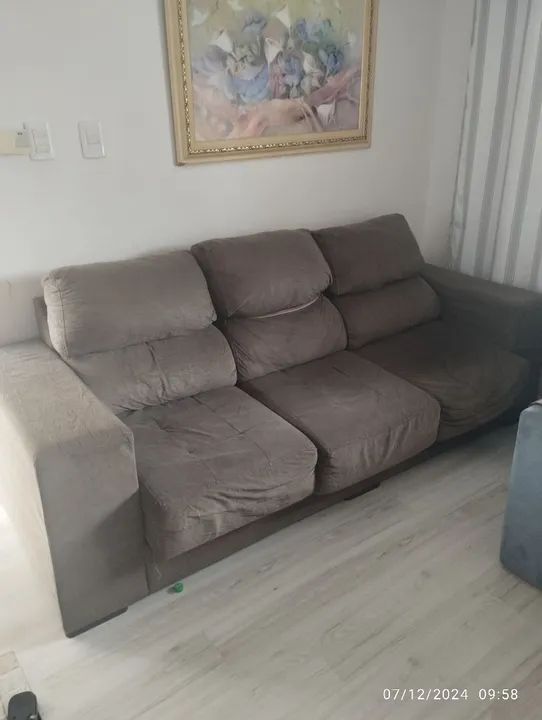 Sofá 3 e 2 lugares, assento retrátil, usado.