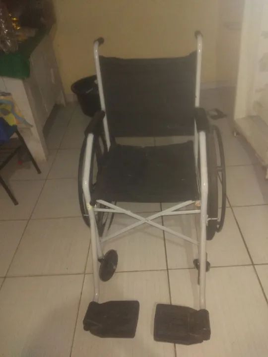 Troco essa cadeira de roda em um celular 