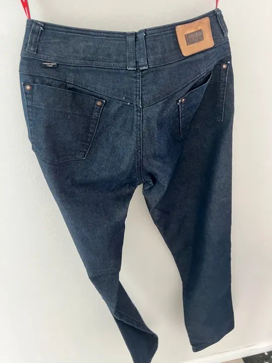 Calça Jeans reta feminina - Azul - Usada - Foto 3