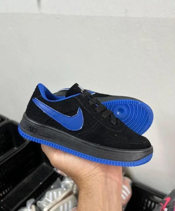 Tênis Nike Air Force 1 Low - Azul e Dourado infantil - Foto 3