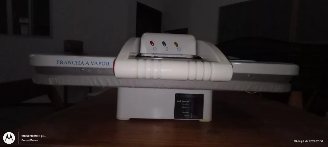 Prancha de passar roupas a vapor industrial