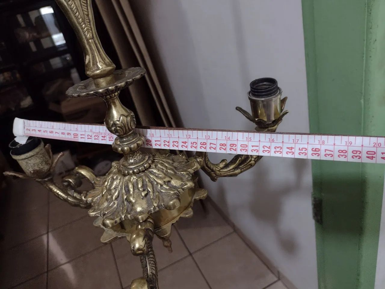 Lustre antigo de bronze  - Foto 6