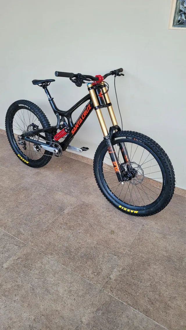 Bike de Downhill Santa Cruz V10 Full Carbon Ciclismo Scharlau