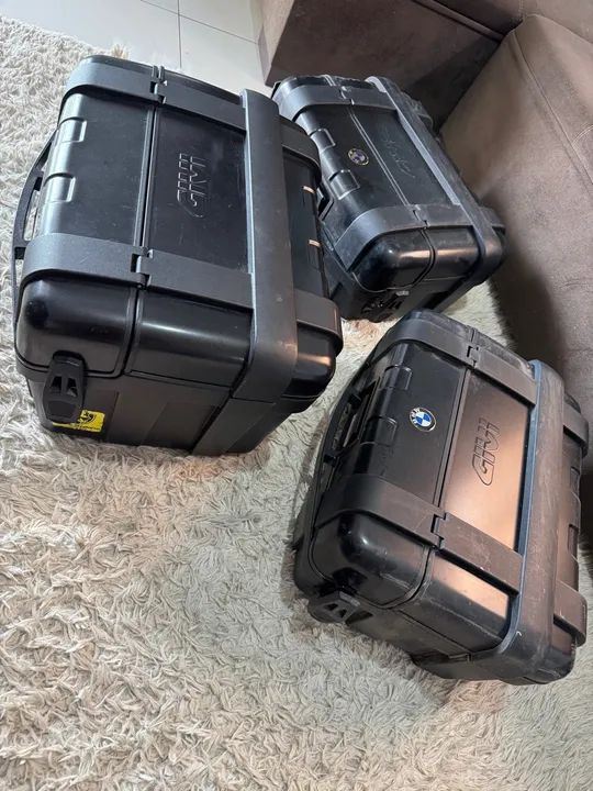Baús laterais e top case Givi Trekker para moto - Foto 2