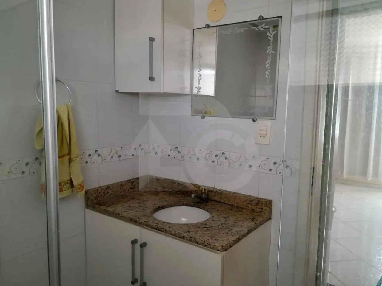 Apartamento no Jardim das Hortências com 2 Quartos, 2 Banheiros e Garagem