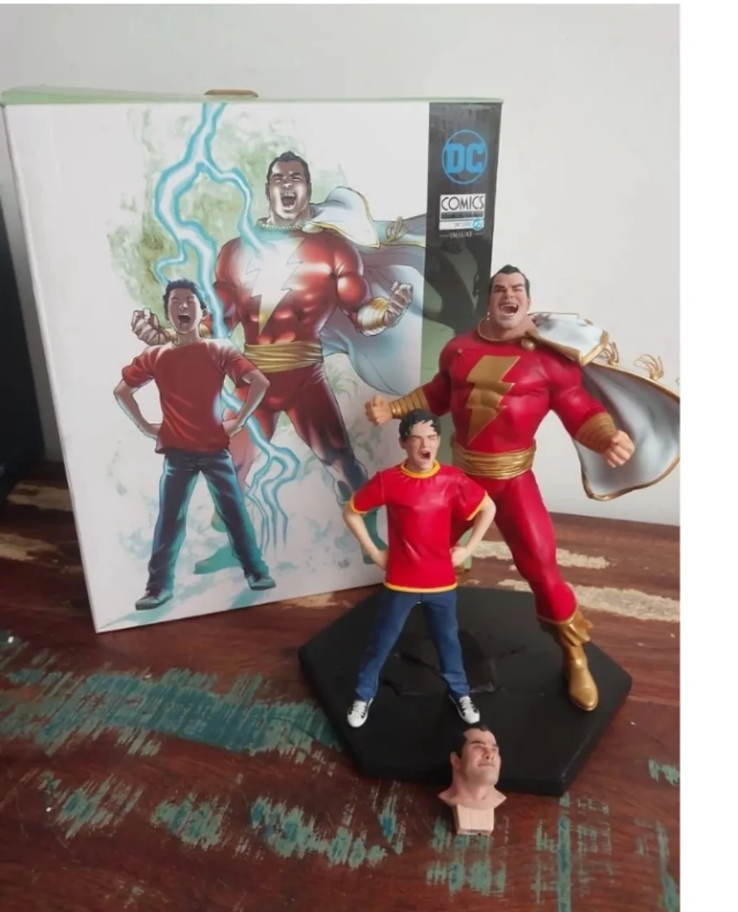 Boneco Shazam Iron Studios