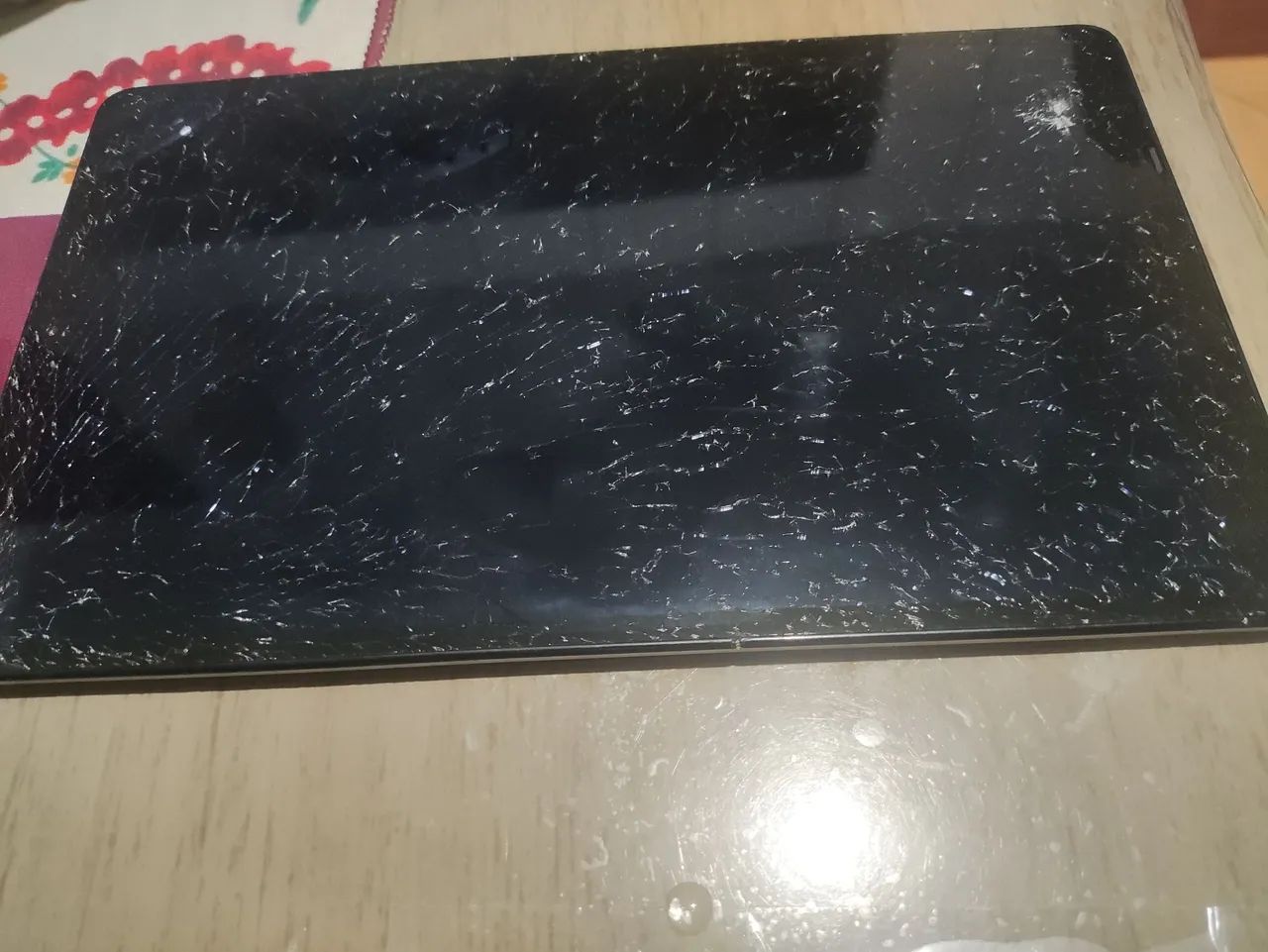 Tablet tab A com a tela trincada 