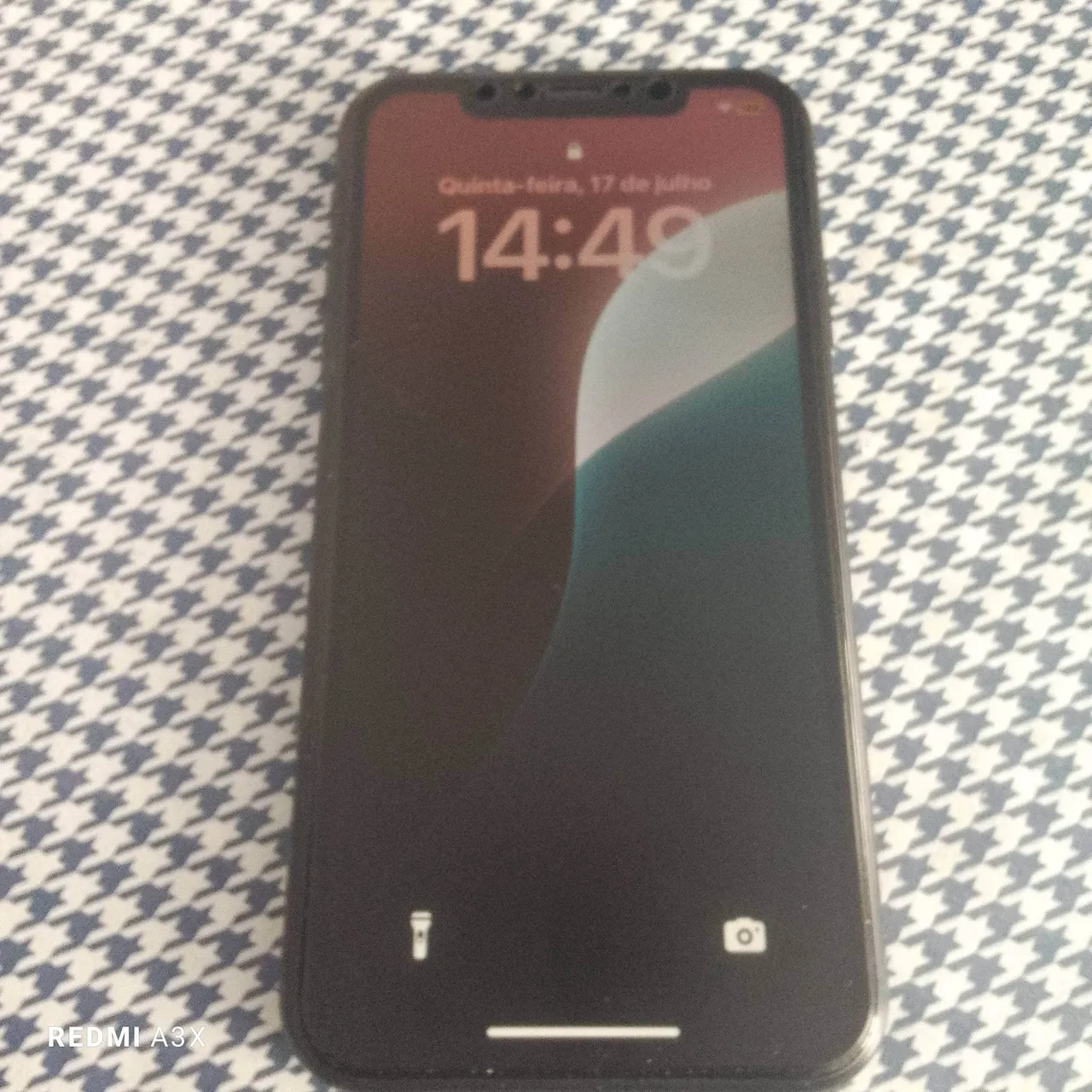 iPhone com Design Moderno e Tela Incrível