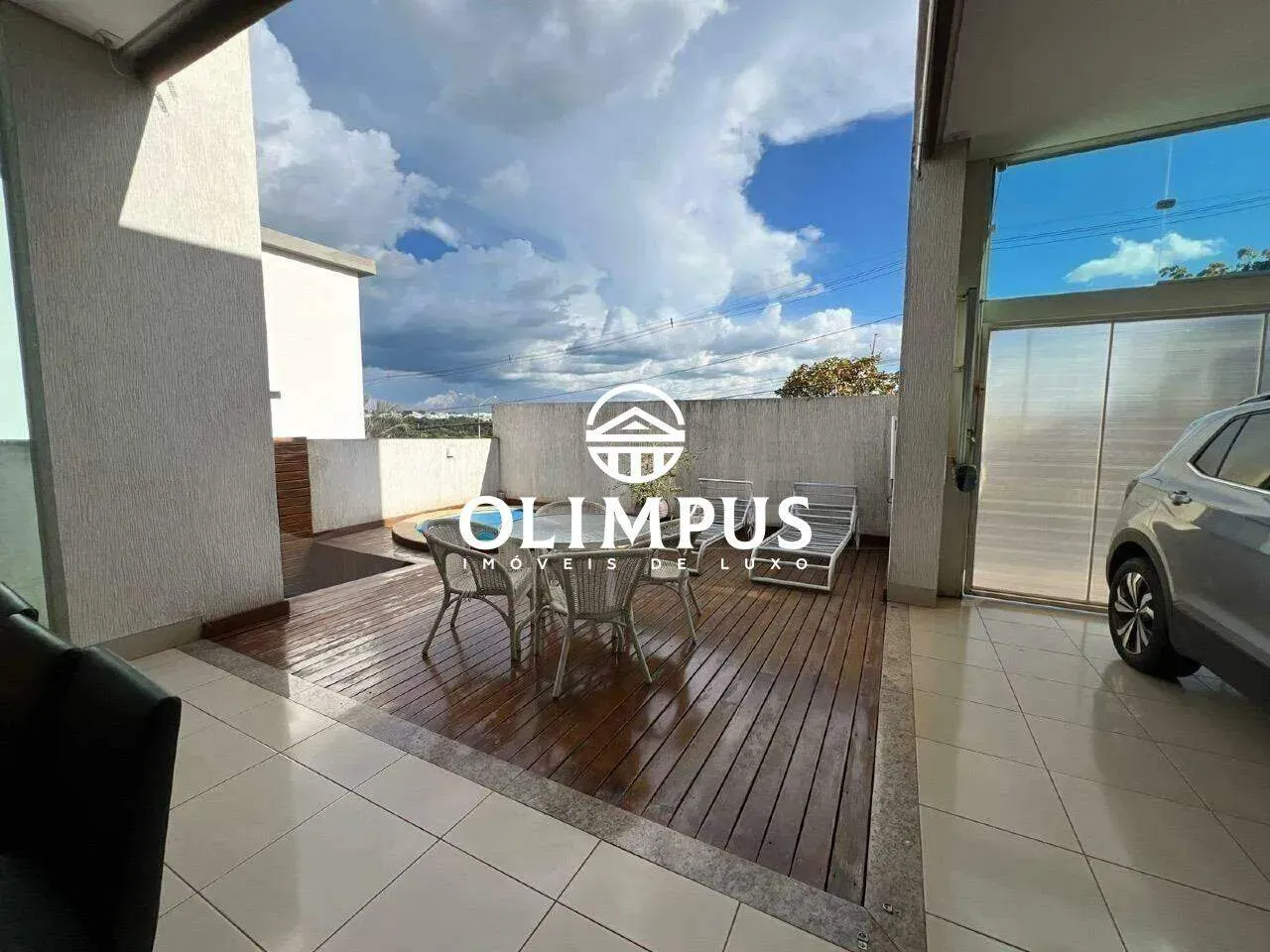 Linda Casa no Condomínio Fechado Jardins Roma - Uberlândia