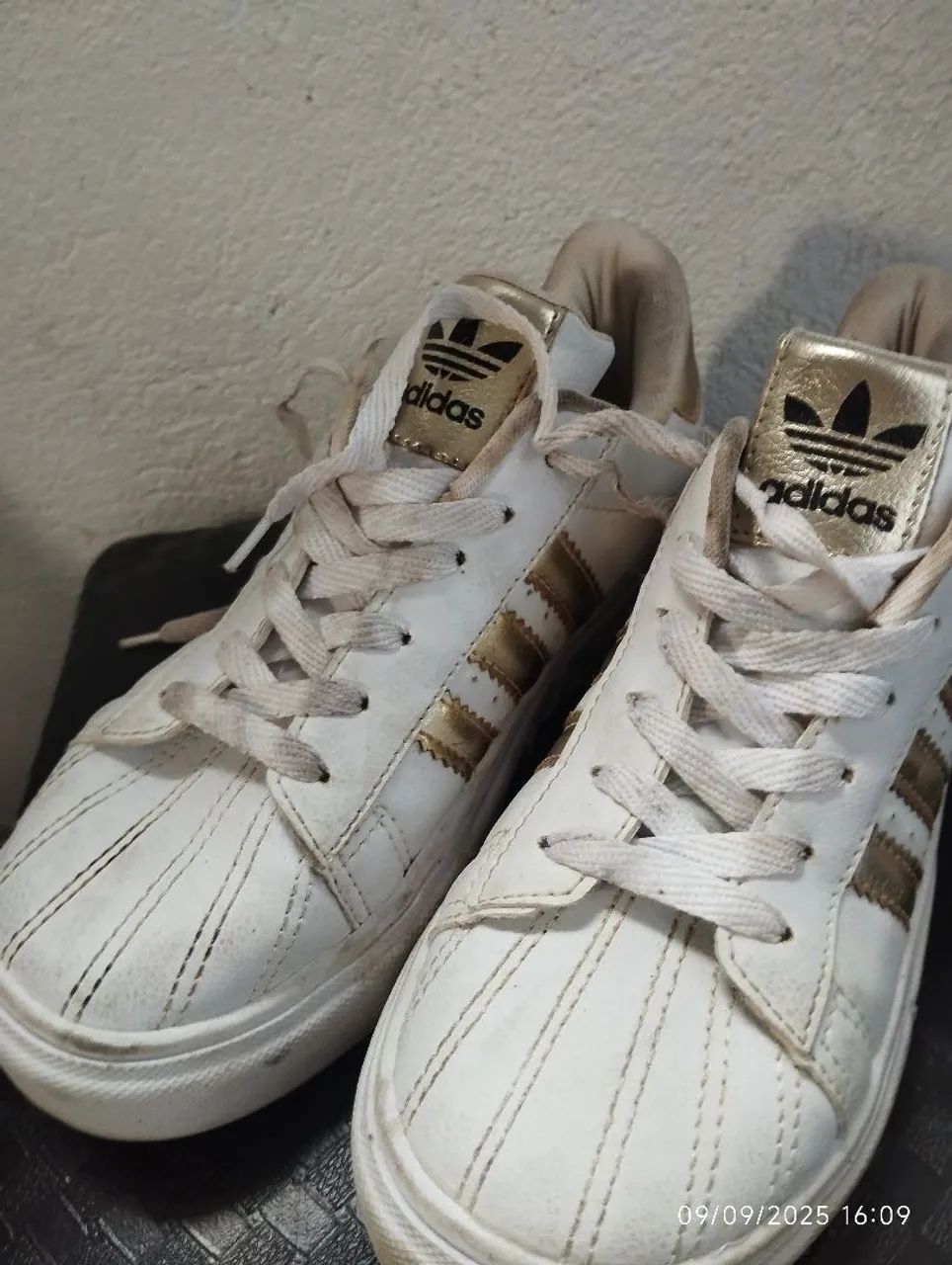 Tênis Feminino Adidas.