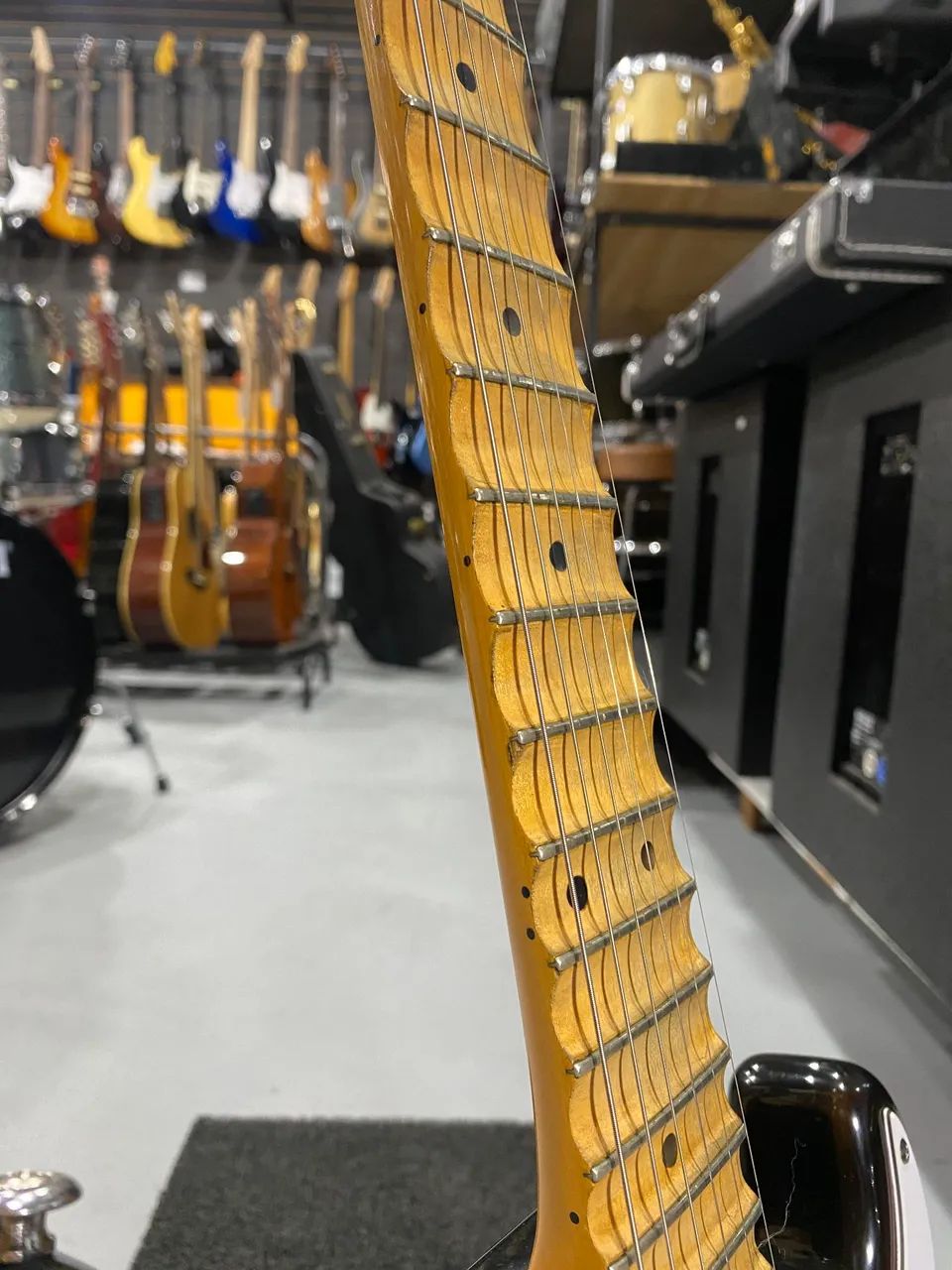 Guitarra Tagíma T635 escalopada - Foto 4