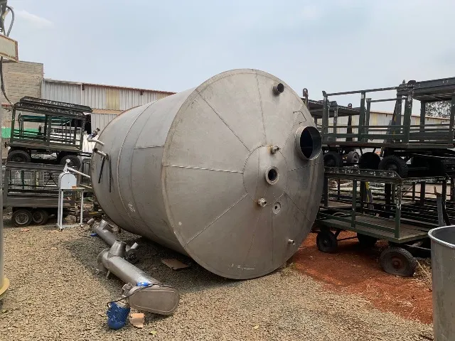 Tanque Reservatório em Aço Inox 14.000 Litros com Serpentina para Aquecimento