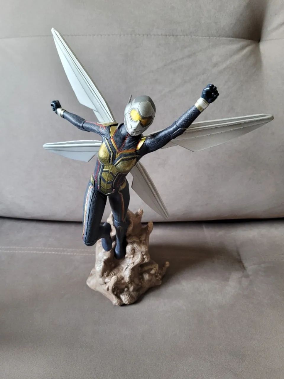 Action Figure - Vespa (Marvel Diamond Select)