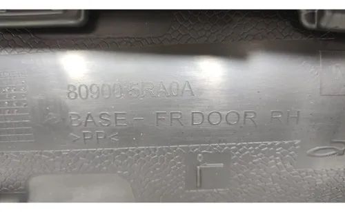 切手29 Forro De Porta Dianteiro Direito Nissan Kicks 2022 2025 - Peças