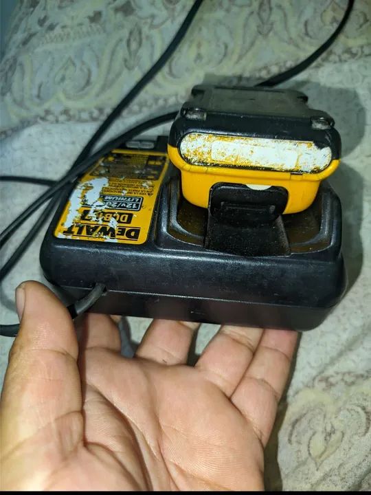 Bateria para Furadeira/Parafusadeira - Usada - Foto 2