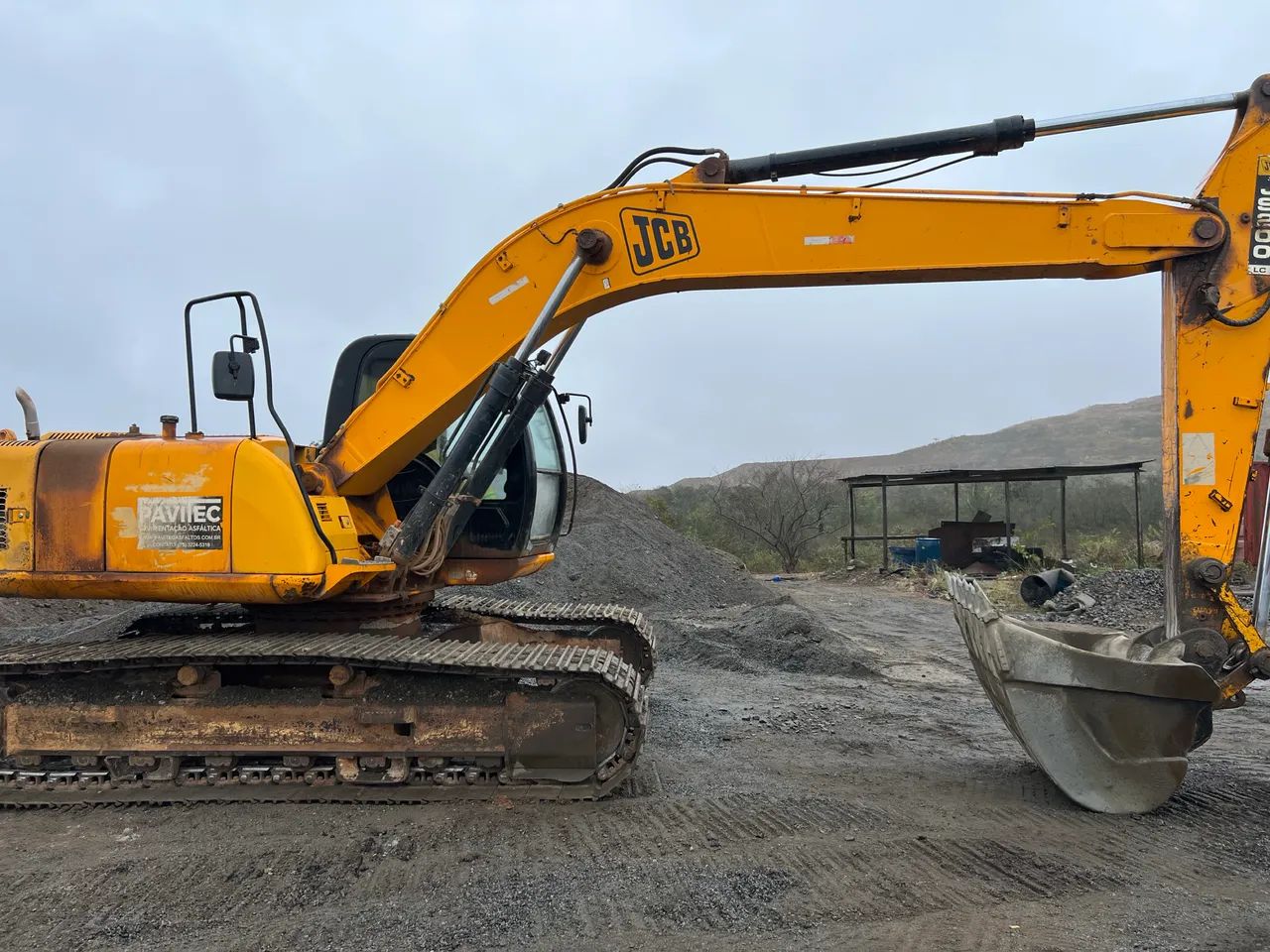 Escavadeira hidráulica JCB JS200