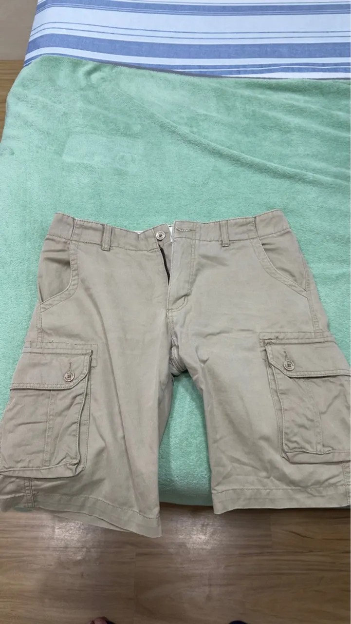 Shorts Cargo Bege