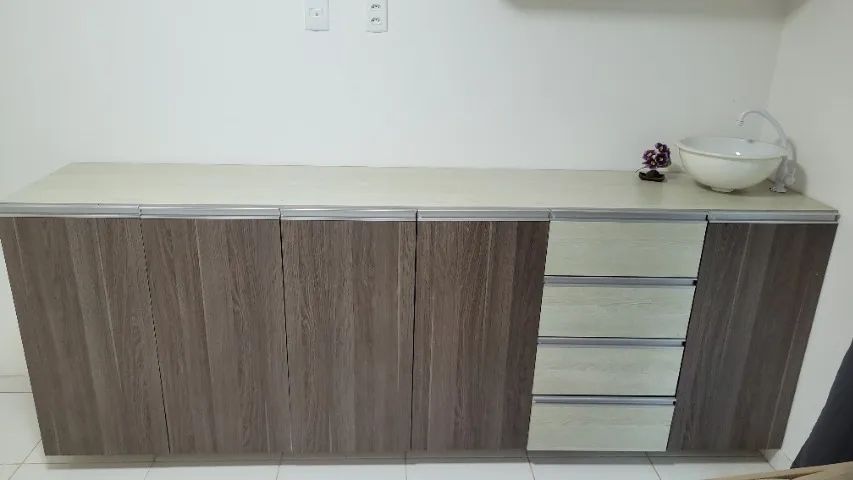 Vendo Conjunto de móveis contendo 1 Balcão de recepção,  1 Bancada com pia e 1 Mesa em MDF - Foto 4