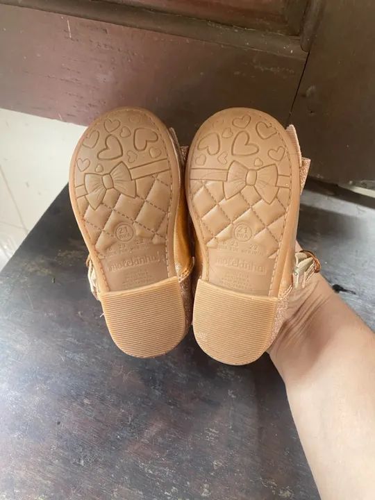 Sapatilhas Douradas Molekinha com Laço - Foto 3