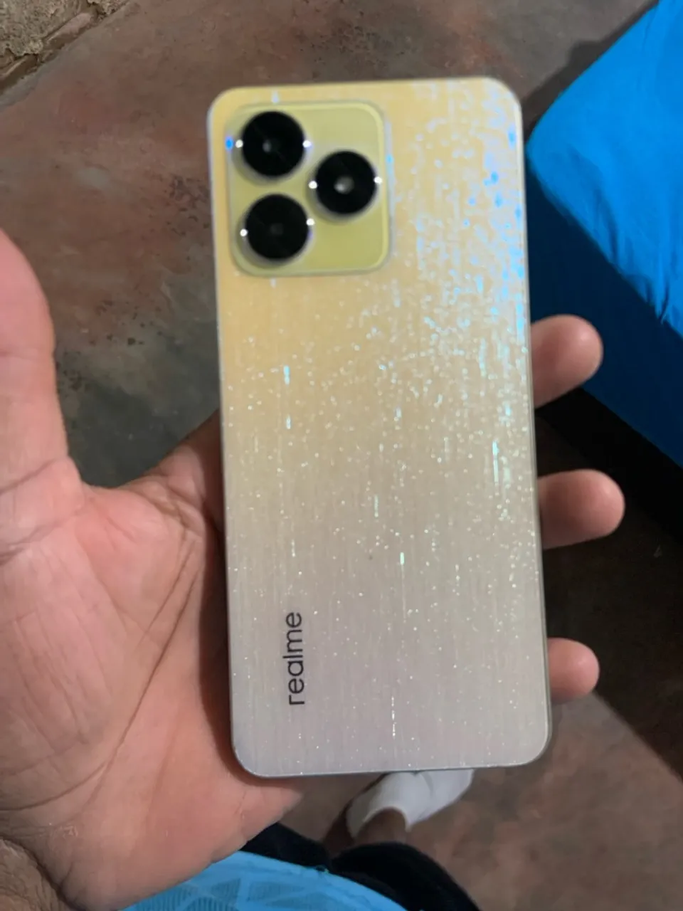 REALME C53 todo original único trinco na película, não interfere em nada