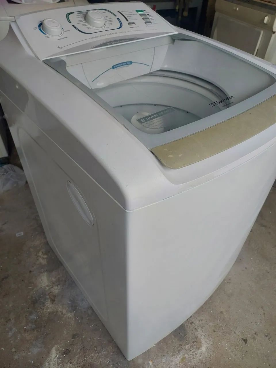 MÁQUINA DE LAVAR ELECTROLUX 15 KG 