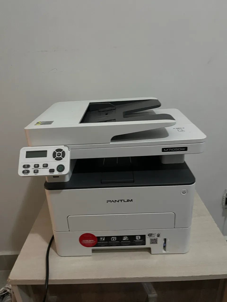 multifuncional laser monocromática Pantum M7105DW