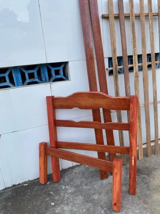 Cama de solteiro envernizada, 100% madeira  - Foto 4