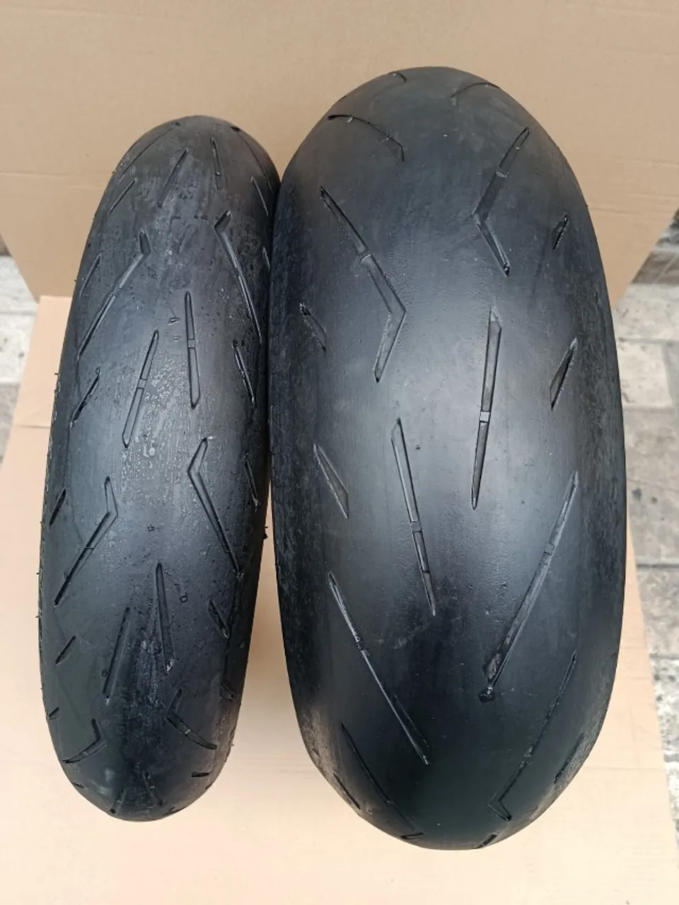 Par pneu usado Pirelli Diablo Rosso Corsa2 190/55-17 e 120/70-17