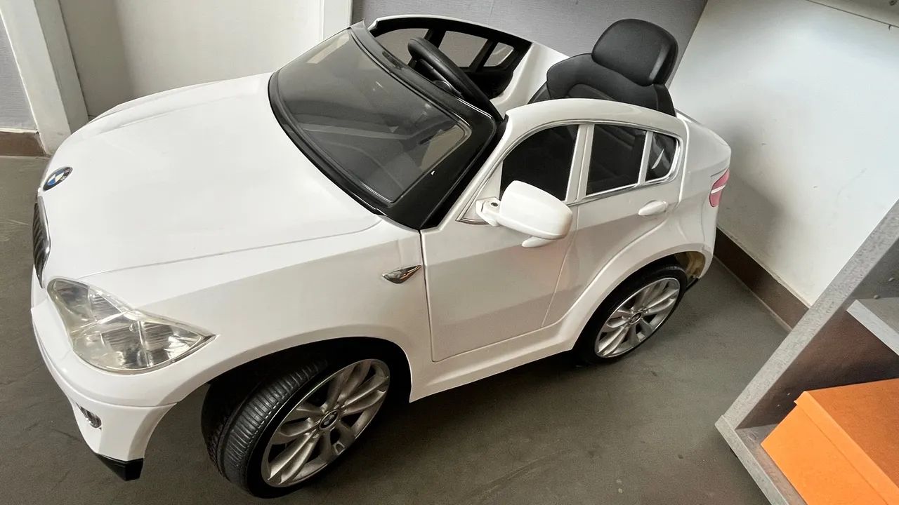 Carrinho Elétrico BMW X5 Branco V12  - Brinquedo Infantil - Foto 4